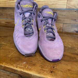 Nike Lebron XXI Basketball Sneakers